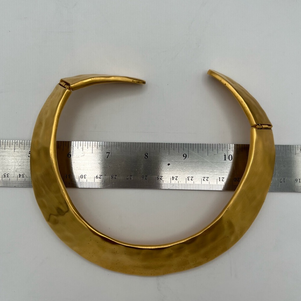 Givenchy 1980’s Vintage Hammered Collar Necklace - Picture 6 of 6